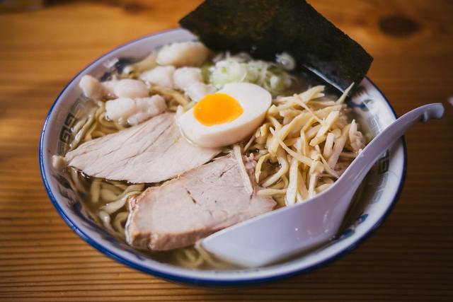 人気ラーメンチェーン店はどこ?1位はあのお店!意外な回答も!